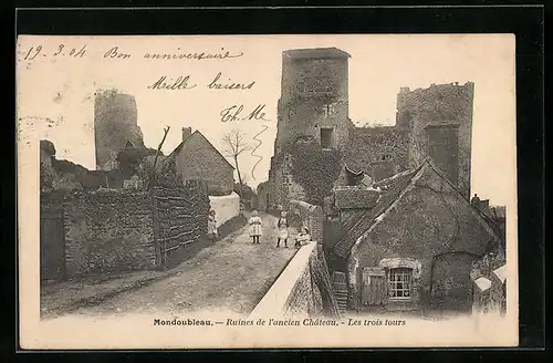 AK Mondoubleau, Ruines de l`Ancien Chateau - Les trois tours