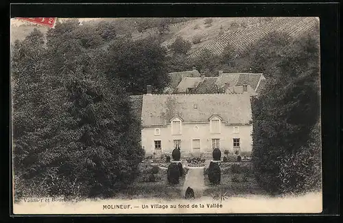 AK Molineuf, Un village au fond de la Vallee