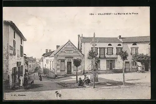 AK Villerest, la Mairie et la Place