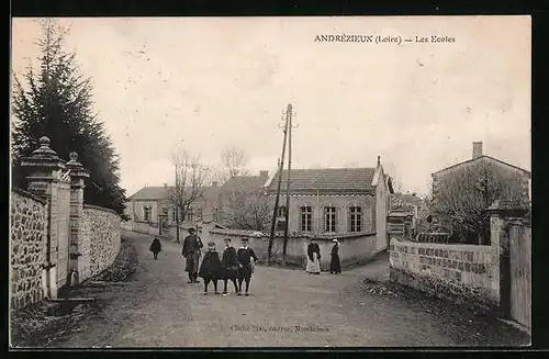 AK Andrézieux, Les Ecoles