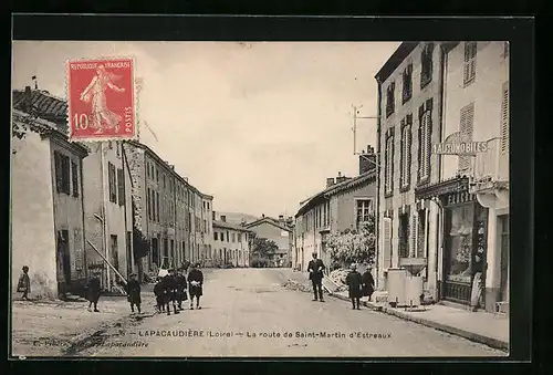 AK Lapacaudière, La Route de Saint-Martin d`Estreaux