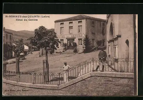 AK St-Bonnet-des Quarts, Hotel du Centre