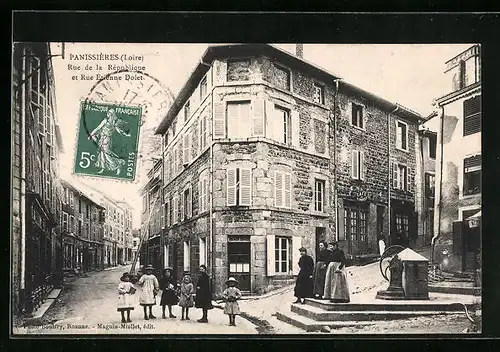 AK Panissières, Rue de la Republique et Rue Etienne Dolet