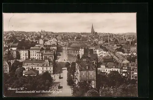 AK Plauen i. V., Gesamtansicht mit Bahnhofstrasse und Strassenbahnen