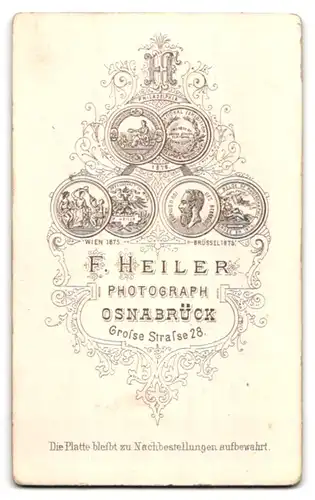 Fotografie F. Heiler, Osnabrück, Grosse Str. 28, Portrait blonder Bube mit Zwicker