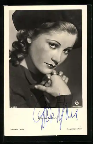 AK Schauspielerin Gisela Uhlen mit traurigem Blick, Autograph