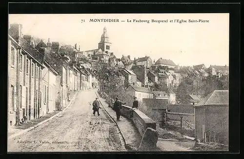 AK Montdidier, Le Faubourg Becquerel et l`Eglise Saint-Pierre
