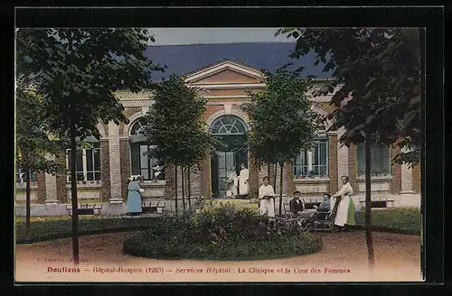 AK Doullens, Hopital-Hospice (1923), La Clinique et la Cour des Femmes