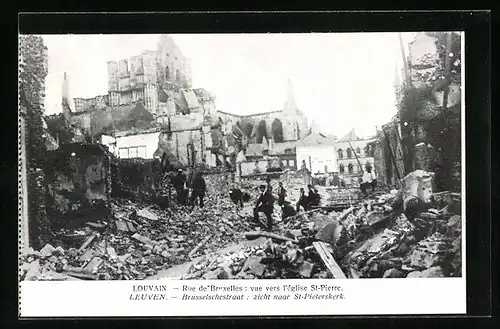 AK Louvain, Rue de Bruxelles, vue vers l'Èglise St-Pierre