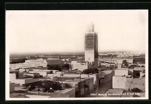 AK Rabat, Mosquée des Oudaias, dans le fond, Salé