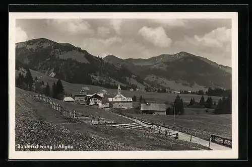 AK Balderschwang i. Allgäu, Blick auf Blaicherhorn und Riedbergerhorn