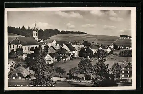 AK Schönwald im Schwarzwald, Blick auf die Kirche und die Wohnhäuser