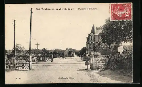 AK Villefranche-sur-Cher, Passage à Niveau