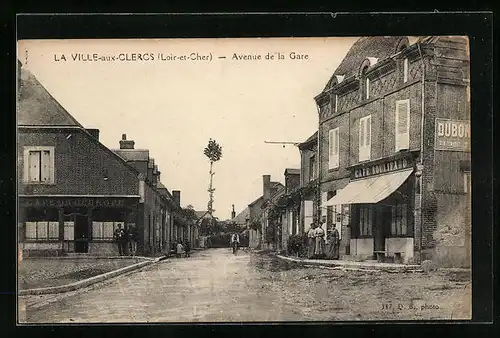 AK La Ville-aux-Clercs, Avenue de la Gare