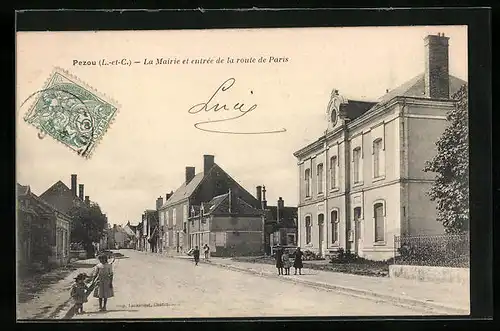 AK Pezou, La Mairie et entree de la route de Paris