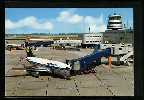 AK Düsseldorf, Flughafen und Flugzeuge am Terminal