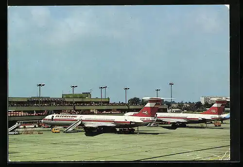 AK Berlin-Schönefeld, Flughafen mit Flugzeugen der Interflug