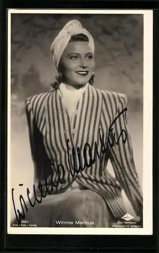 AK Schauspielerin Winnie Markus im Kostüm einer Filmrolle, Autograph