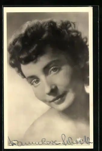 AK Schauspielerin Hannelore Schroth mit verträumtem Blick, Autograph