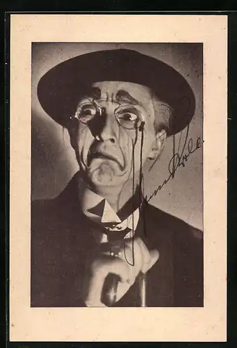 AK Schauspieler Werner Kroll mit Hut und Brille, Autograph