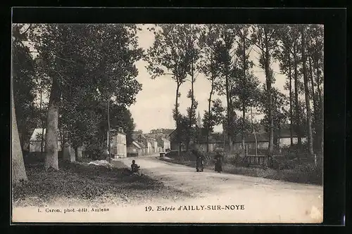 AK Ailly-sur-Noye, Strasse in den Ort