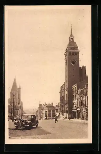 AK Montdidier, Vue sur la Place et l`Hotel de Ville