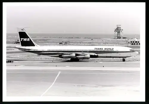 Fotografie Flugzeug Boeing 707, Passagierflugzeug der TWA, Kennung N8705T