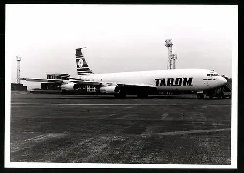Fotografie Flugzeug Boeing 707, Passagierflugzeug der Tarom, Kennung YR-IRN