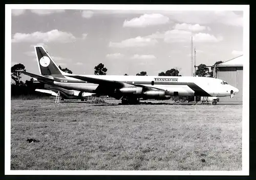 Fotografie Flugzeug Douglas DC-8, Frachtflugzeug der Transafrik, Kennung S9-NAB