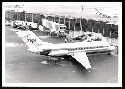 Fotografie Flugzeug Douglas DC-9, Passagierflugzeug der TWA, Kennung N7070T