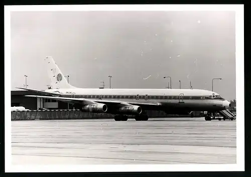 Fotografie Flugzeug Douglas DC-8, Passagierflugzeug Kennung TR-LVK