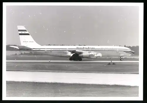 Fotografie Flugzeug Boeing 707, Passagierflugzeug der United Arab Airlines, Kennung SU-ADW