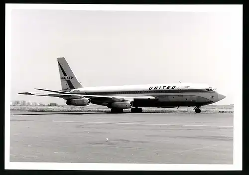 Fotografie Flugzeug Boeing 720, Passagierflugzeug der United, Kennung N7214U