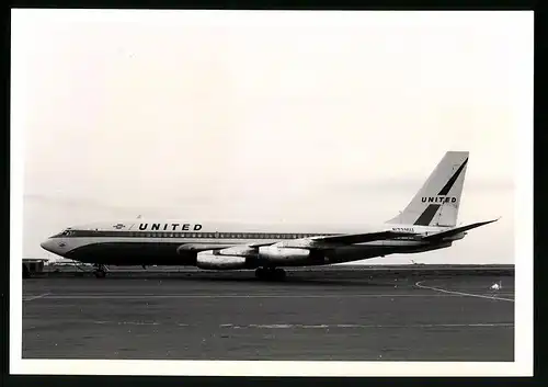 Fotografie Flugzeug Boeing 720, Passagierflugzeug der United, Kennung N7316U