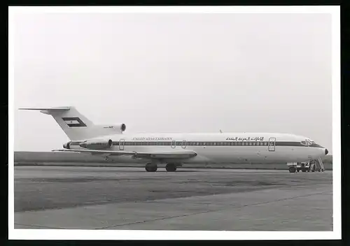 Fotografie Flugzeug Boeing 727, Passagierflugzeug Kennung A6-HRR