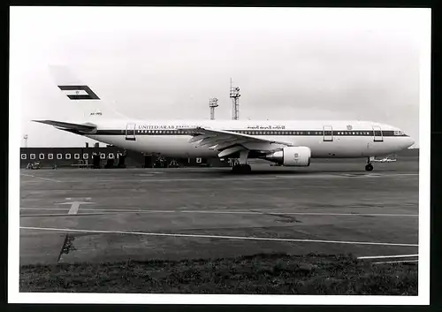 Fotografie Flugzeug Airbus, Passagierflugzeug der United Arab Emirates, Kennung A6-PFD