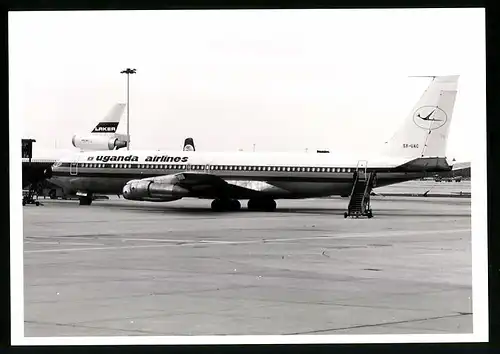 Fotografie Flugzeug Boeing 707, Passagierflugzeug der Uganda Airlines, Kennung 5X-UAC