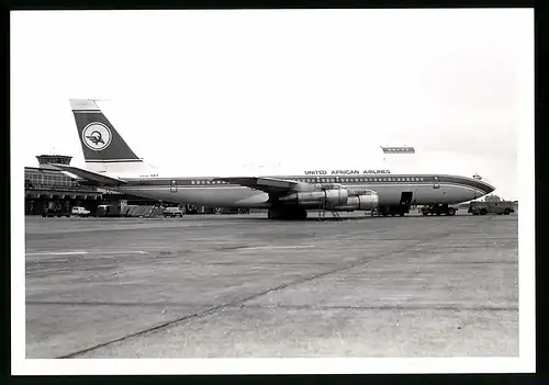 Fotografie Flugzeug Boeing 707, Passagierflugzeug der United African Airlines, Kennung SA-DIY