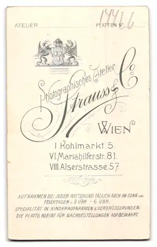 Fotografie Strauss & Co., Wien, Kohlmarkt 5, Junge Dame mit Halskette