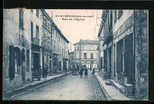 AK St-Symphorien-de-Lay, Rue de l`Eglise, Strassenpartie