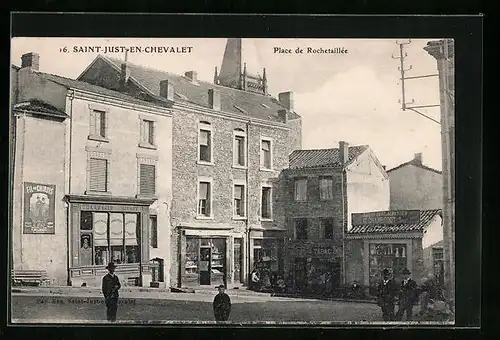 AK Saint-Just-en-Chevalet, Place de Rochetaillée