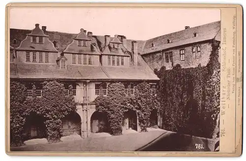 Fotografie Ernst Roepke, Wiesbaden, Ansicht Weilburg a. d. Lahn, Inneres des Schlosshof, nördlicher Teil