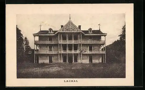 AK Lachal, Villa