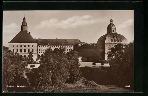 AK Gotha, Schloss hinter Bäumen