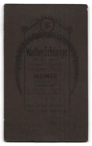 Fotografie Atelier Schöniger, Weimar, Jacobstr. 6, Junger Mann im Anzug mit Krawatte