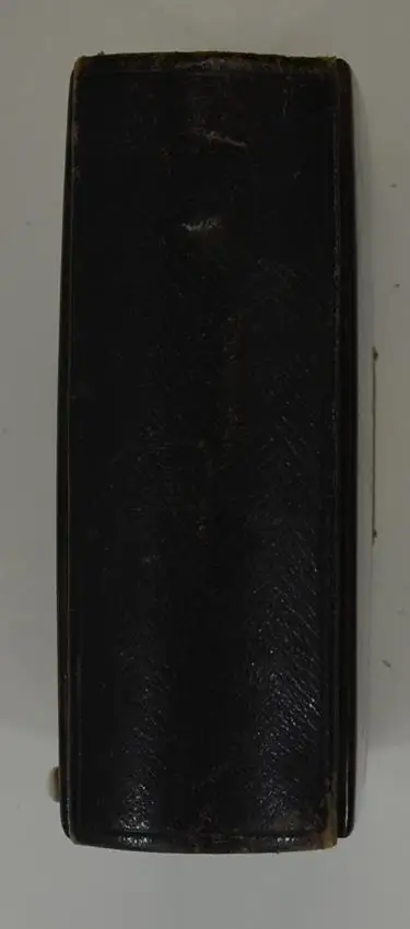 Fotoalbum Schildpatt mit Perlmutt-Einlage, 19 Silberschnittseiten jeweils 1 CDV-Foto, Metallschliesse Schloss 4