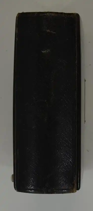 Fotoalbum Schildpatt mit Perlmutt-Einlage, 19 Silberschnittseiten jeweils 1 CDV-Foto, Metallschliesse Schloss 4