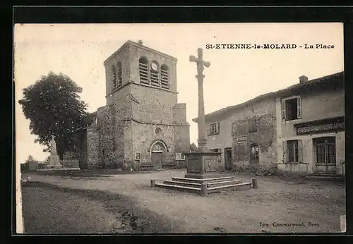 AK St-Etienne-le-Molard, la Place