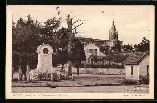 AK Vougy, Le Monument et Mairie