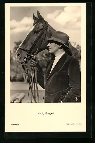 AK Schauspieler Willy Birgel mit Pferd